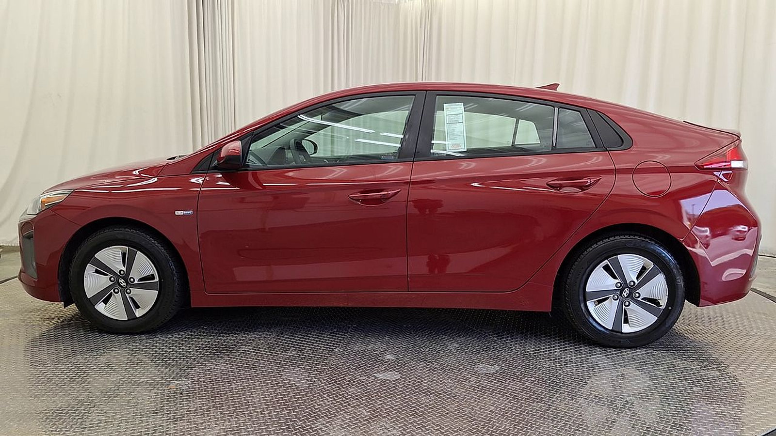 Used 2020 Hyundai Ioniq Blue FWD image 11