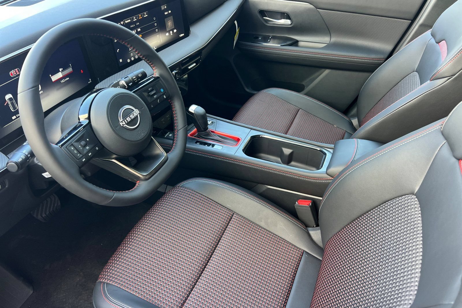 New 2027 Nissan Kicks SR FWD image 7