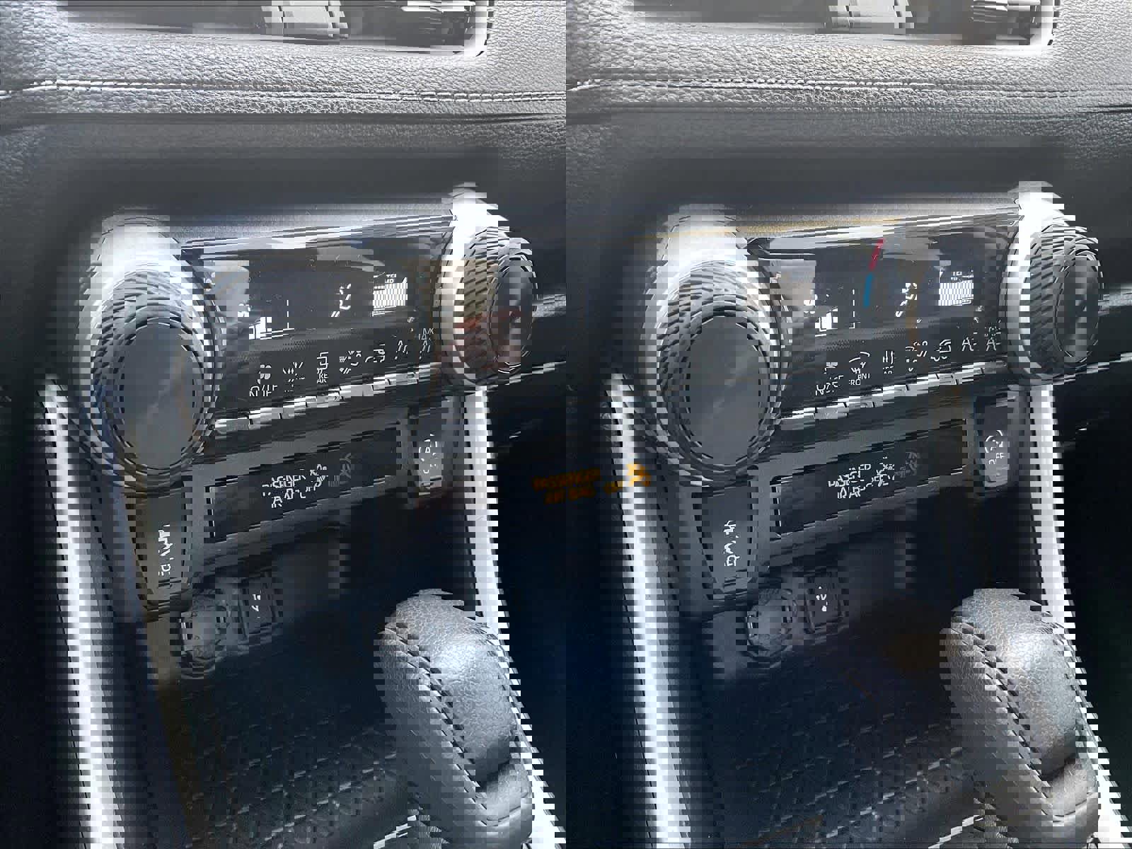 Used 2022 Toyota RAV4 LE image 26