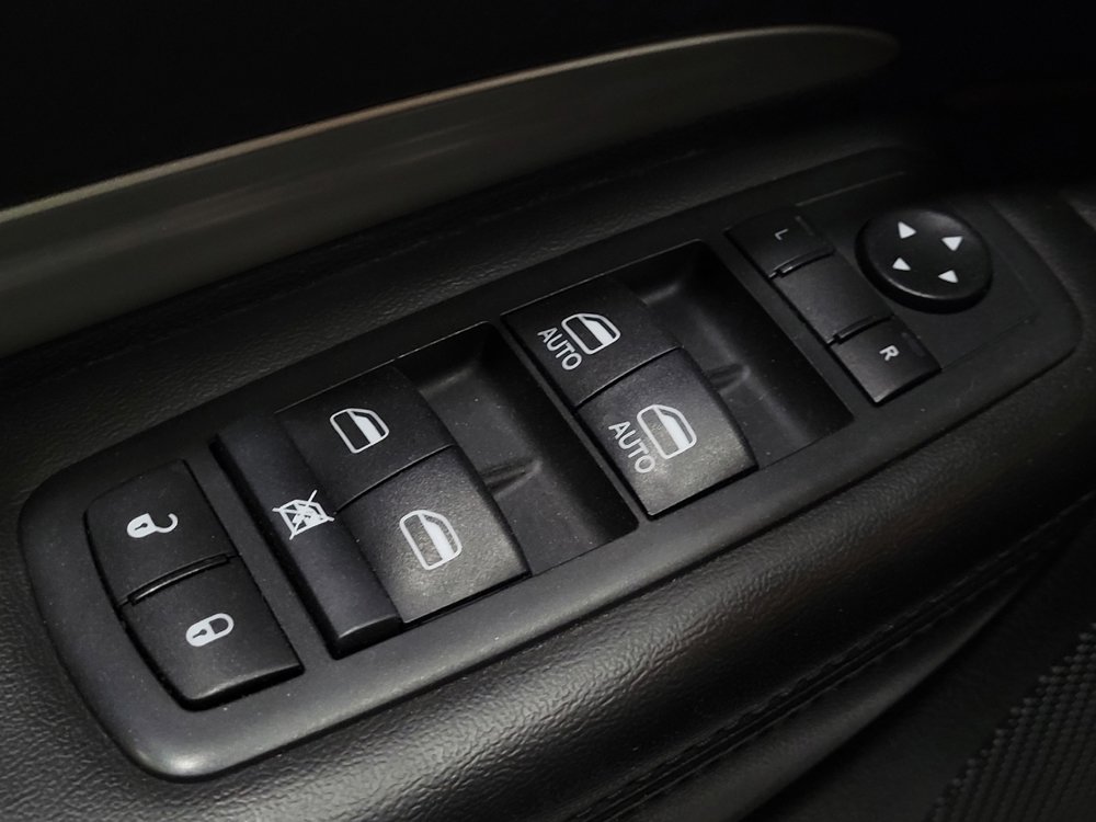 Used 2020 Dodge Durango SXT image 27