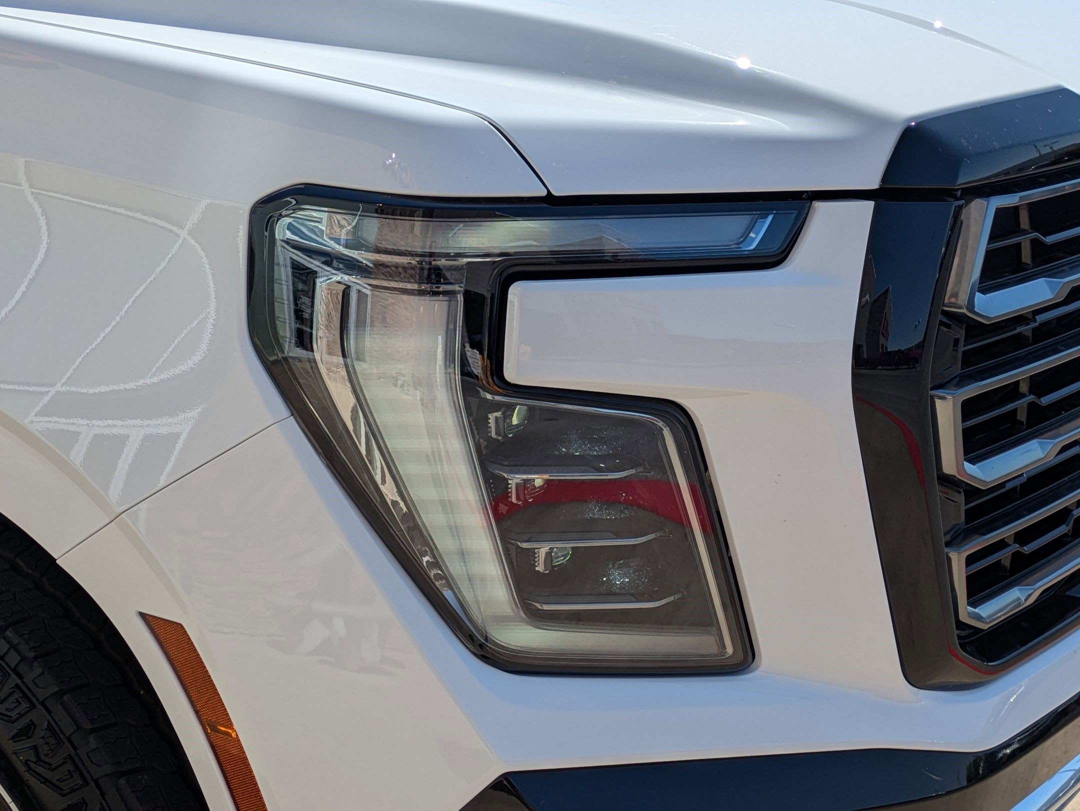 Certified 2025 GMC Yukon XL AT4 w/ AT4 Premium Plus Package AWD/4WD image 11