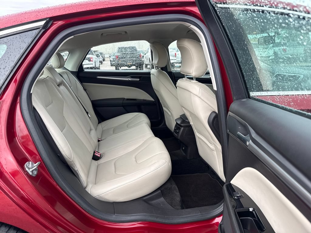 Used 2016 Ford Fusion Titanium FWD image 23
