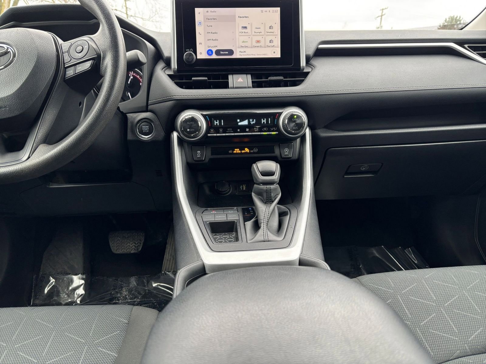 Used 2024 Toyota RAV4 XLE image 18