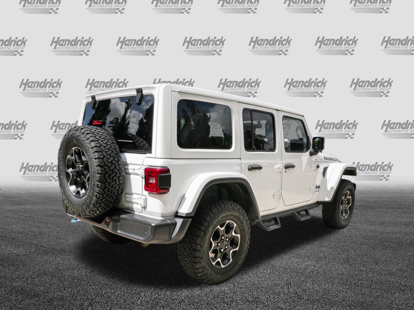 Used 2022 Jeep Wrangler Unlimited Rubicon 4xe w/ Cold Weather Group AWD/4WD image 10