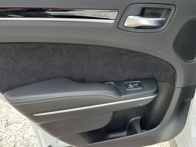 Used 2023 Chrysler 300 C RWD image 17