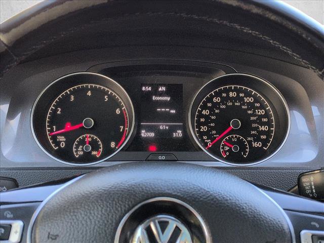 Used 2017 Volkswagen Golf S image 11