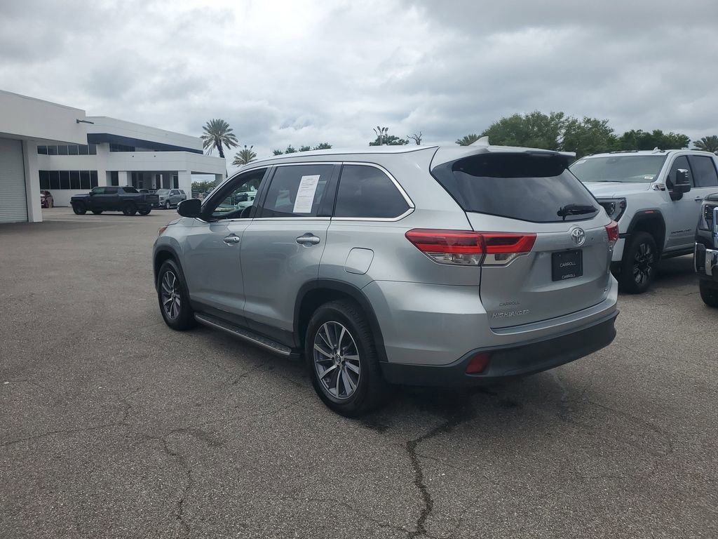 Used 2019 Toyota Highlander XLE image 4