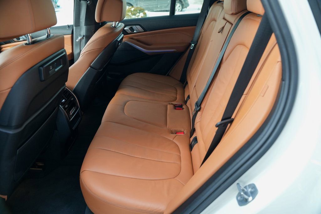 Used 2022 BMW X5 xDrive40i w/ Luxury Seating Package image 38
