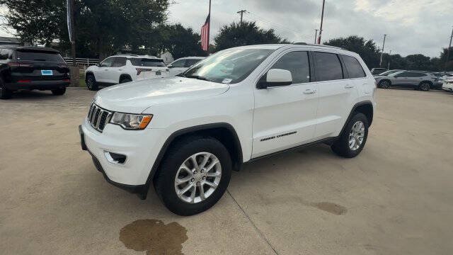 Used 2021 Jeep Grand Cherokee Laredo AWD/4WD image 4