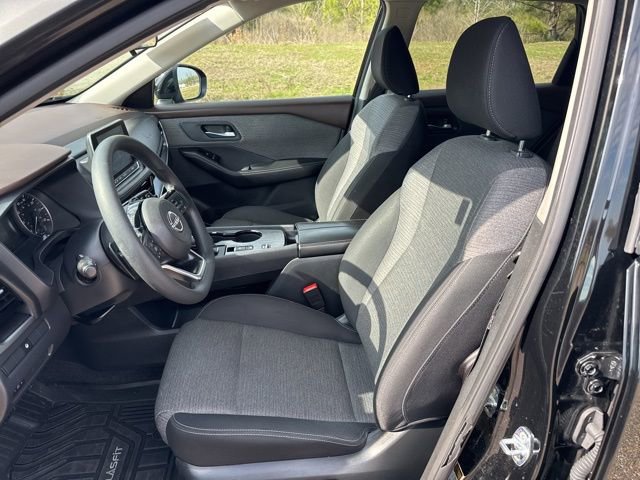 Used 2022 Nissan Rogue SV image 16