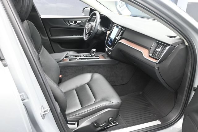 Used 2024 Volvo S60 B5 Plus w/ Protection Package Premier FWD image 27
