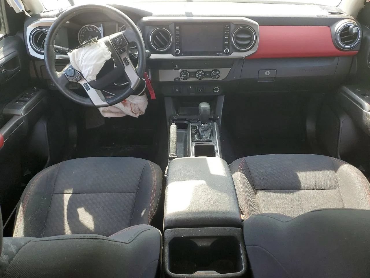 Used 2020 Toyota Tacoma SR5 RWD image 8