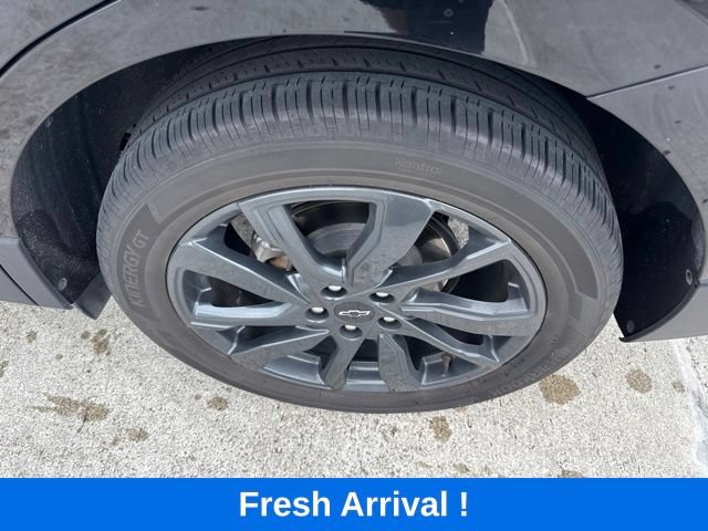 Used 2023 Chevrolet Equinox RS w/ RS Leather Package FWD image 16