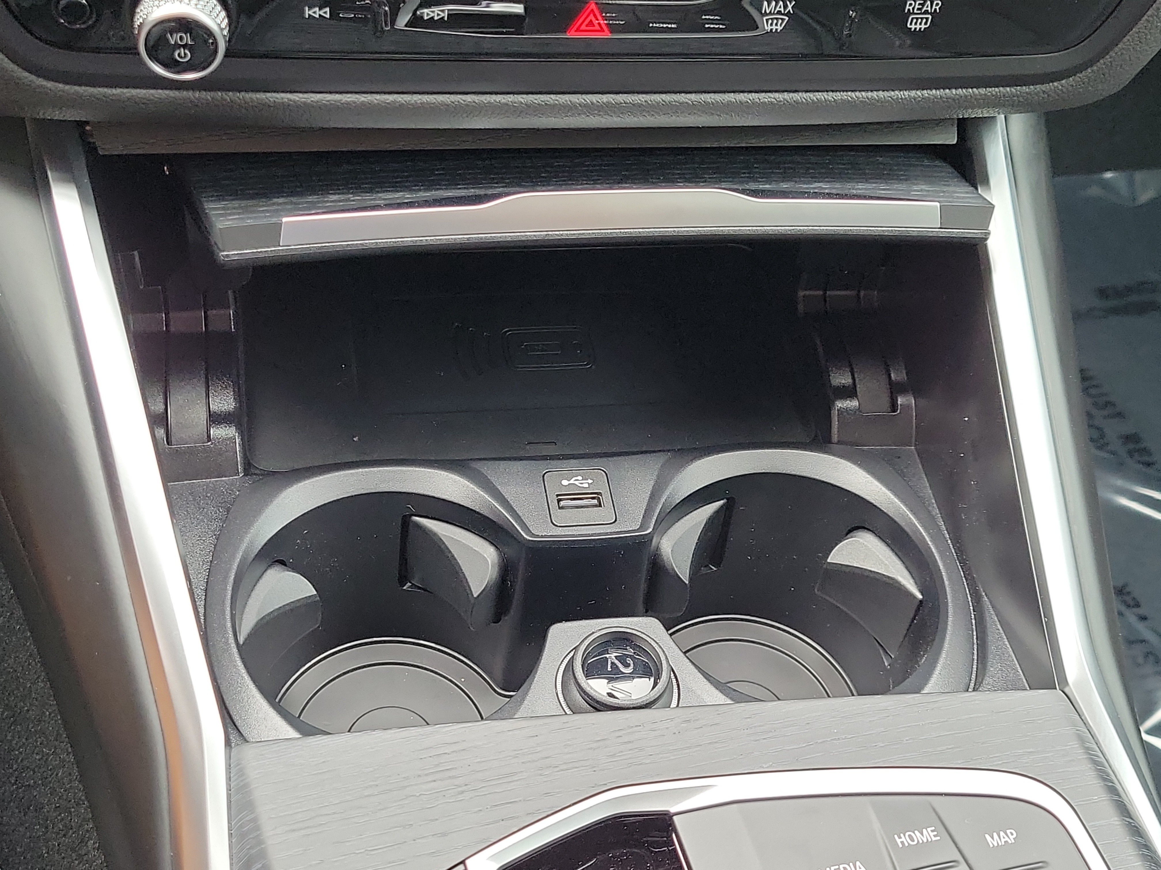 New 2026 BMW 330i Sedan w/ Premium Package RWD image 25
