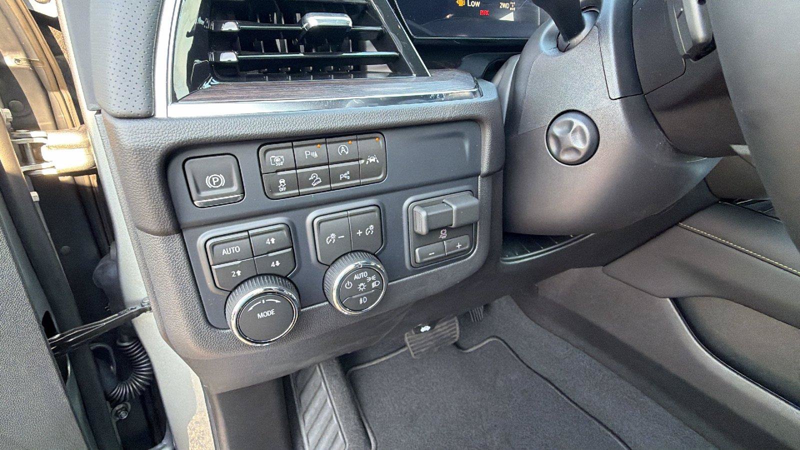 New 2026 Chevrolet Suburban Premier AWD/4WD image 23