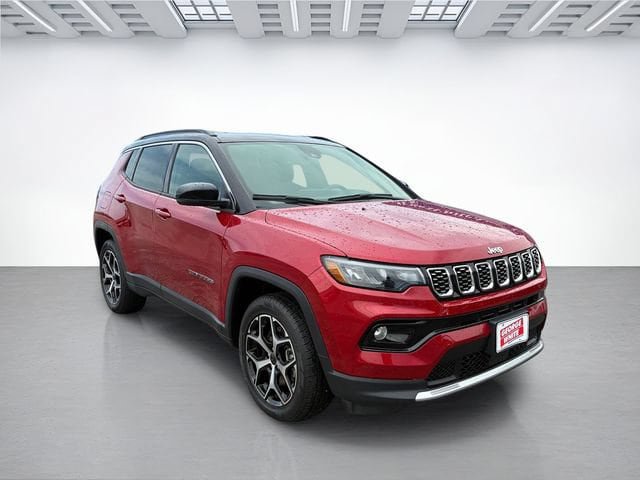 Used 2025 Jeep Compass Limited AWD/4WD image 2
