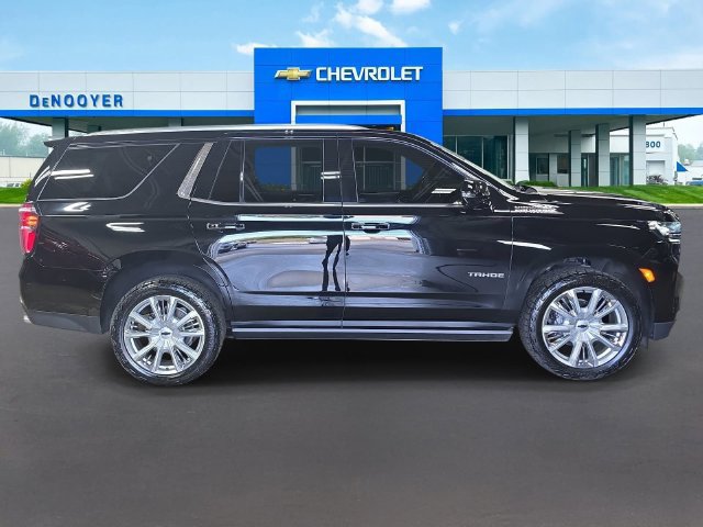 Used 2021 Chevrolet Tahoe High Country w/ Premium Package 2 AWD/4WD image 6