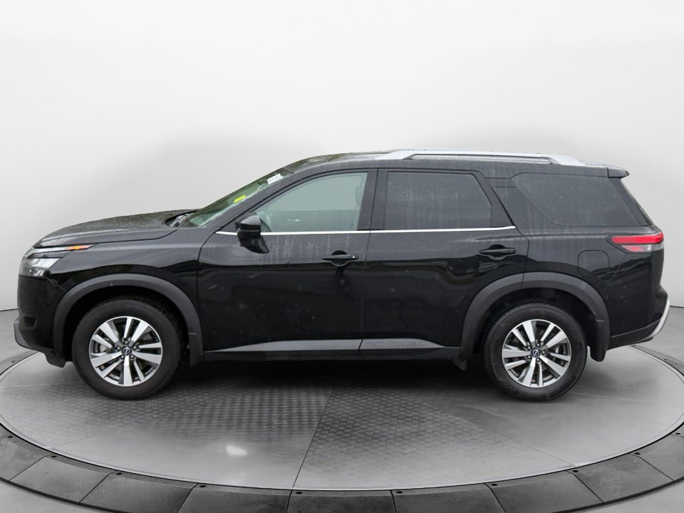 Used 2025 Nissan Pathfinder SL w/ Cargo Package FWD image 4