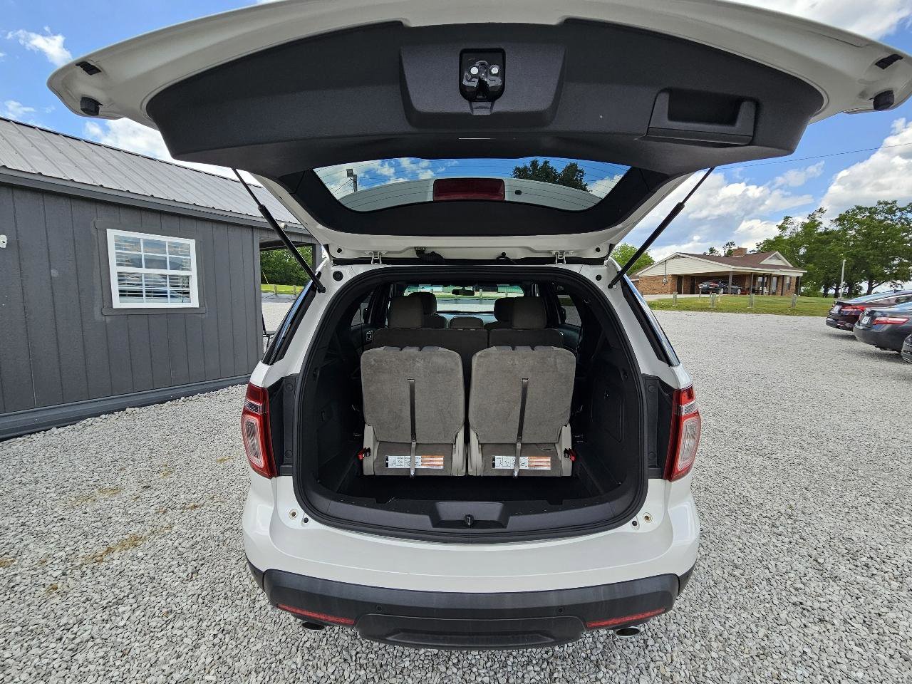 Used 2014 Ford Explorer XLT FWD image 25