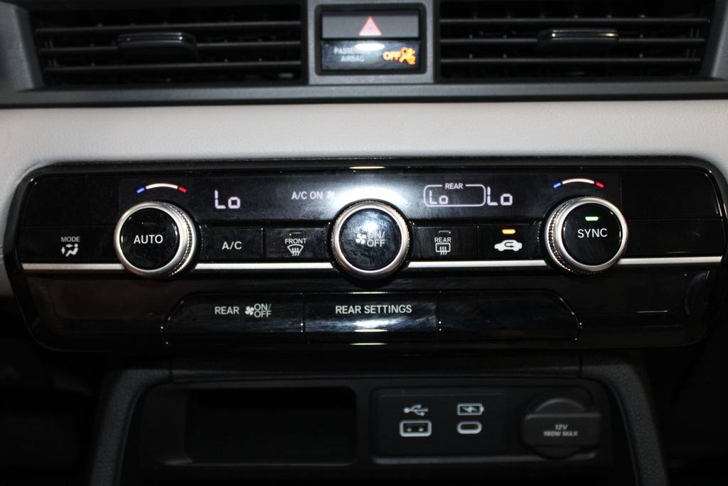 Used 2023 Honda Pilot LX image 43