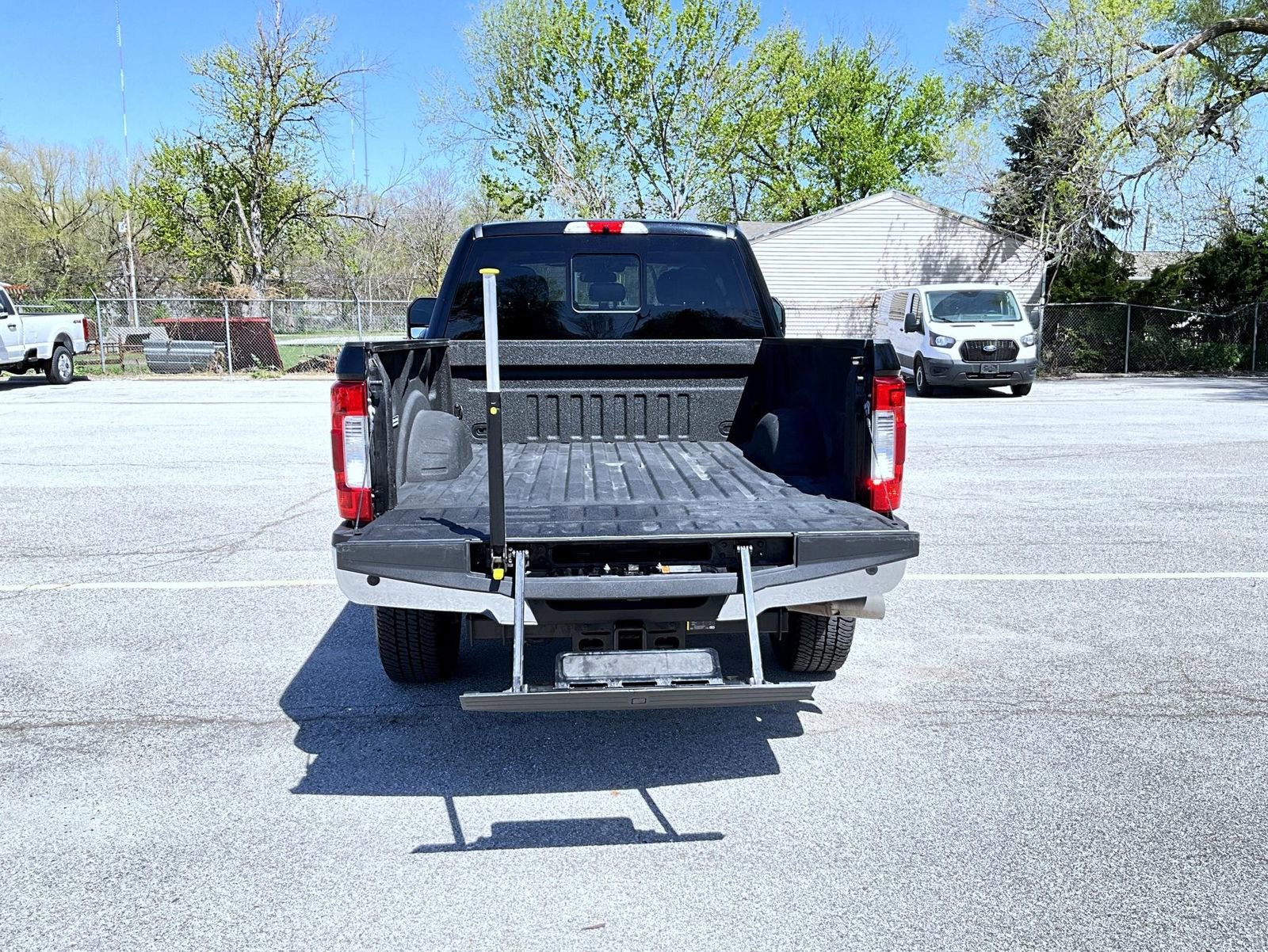 Used 2017 Ford F350 Lariat w/ Lariat Ultimate Package AWD/4WD image 9