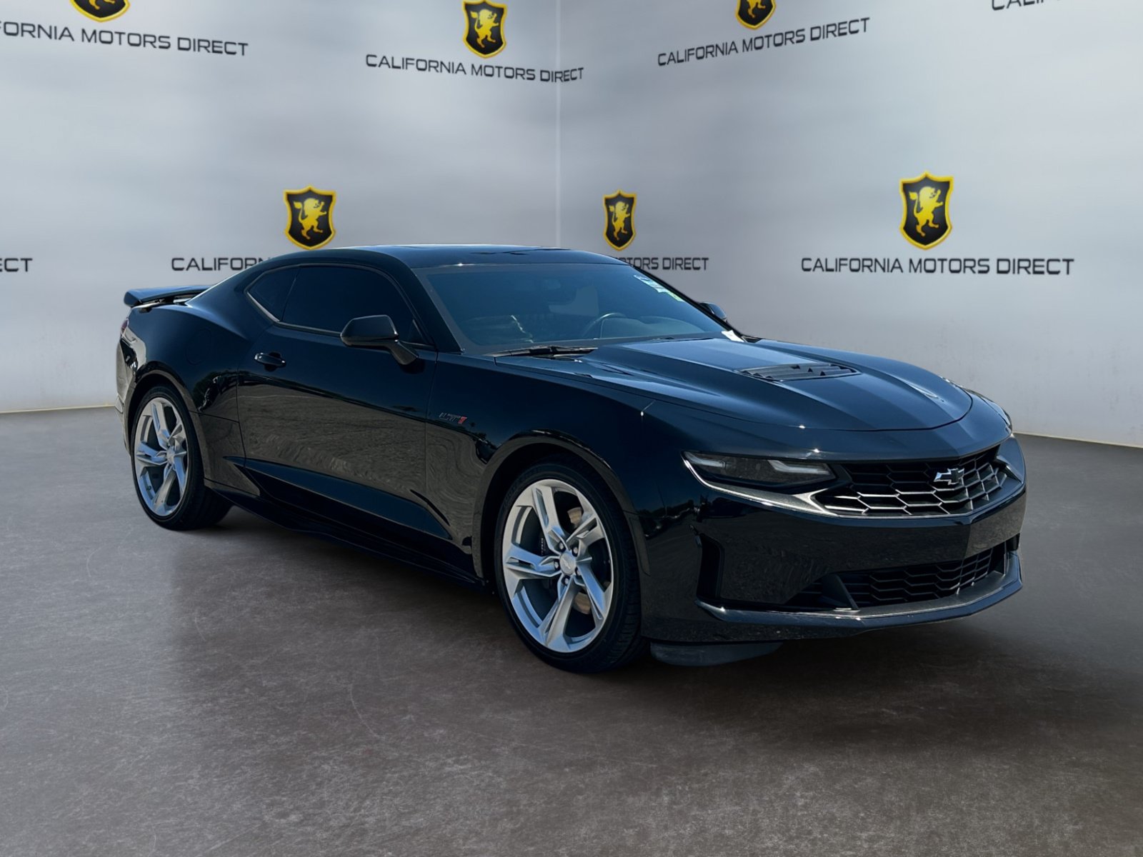 Used 2023 Chevrolet Camaro LT RWD image 7