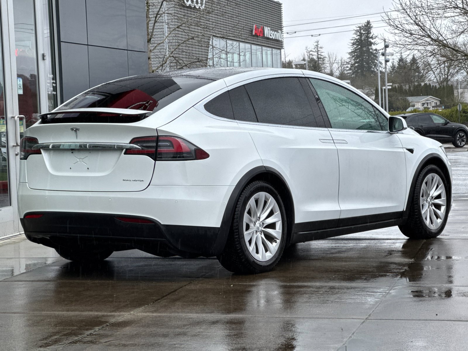 Used 2020 Tesla Model X Long Range image 3