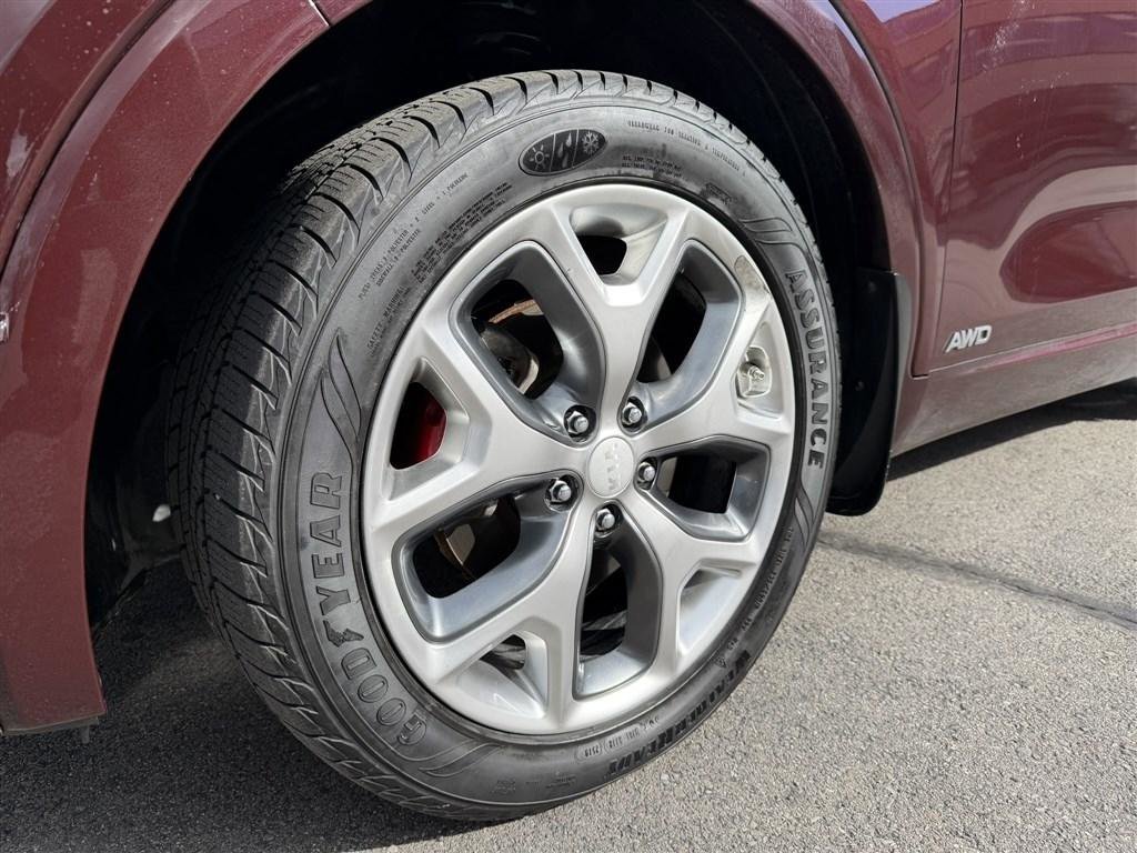 Used 2017 Kia Sorento SX image 39