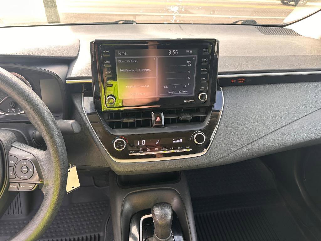 Used 2022 Toyota Corolla LE FWD image 14