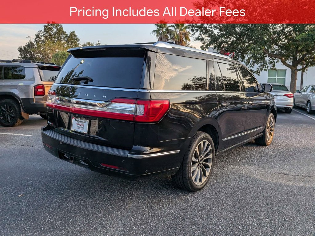 Used 2021 Lincoln Navigator L Reserve w/ Luxury Package AWD/4WD image 4