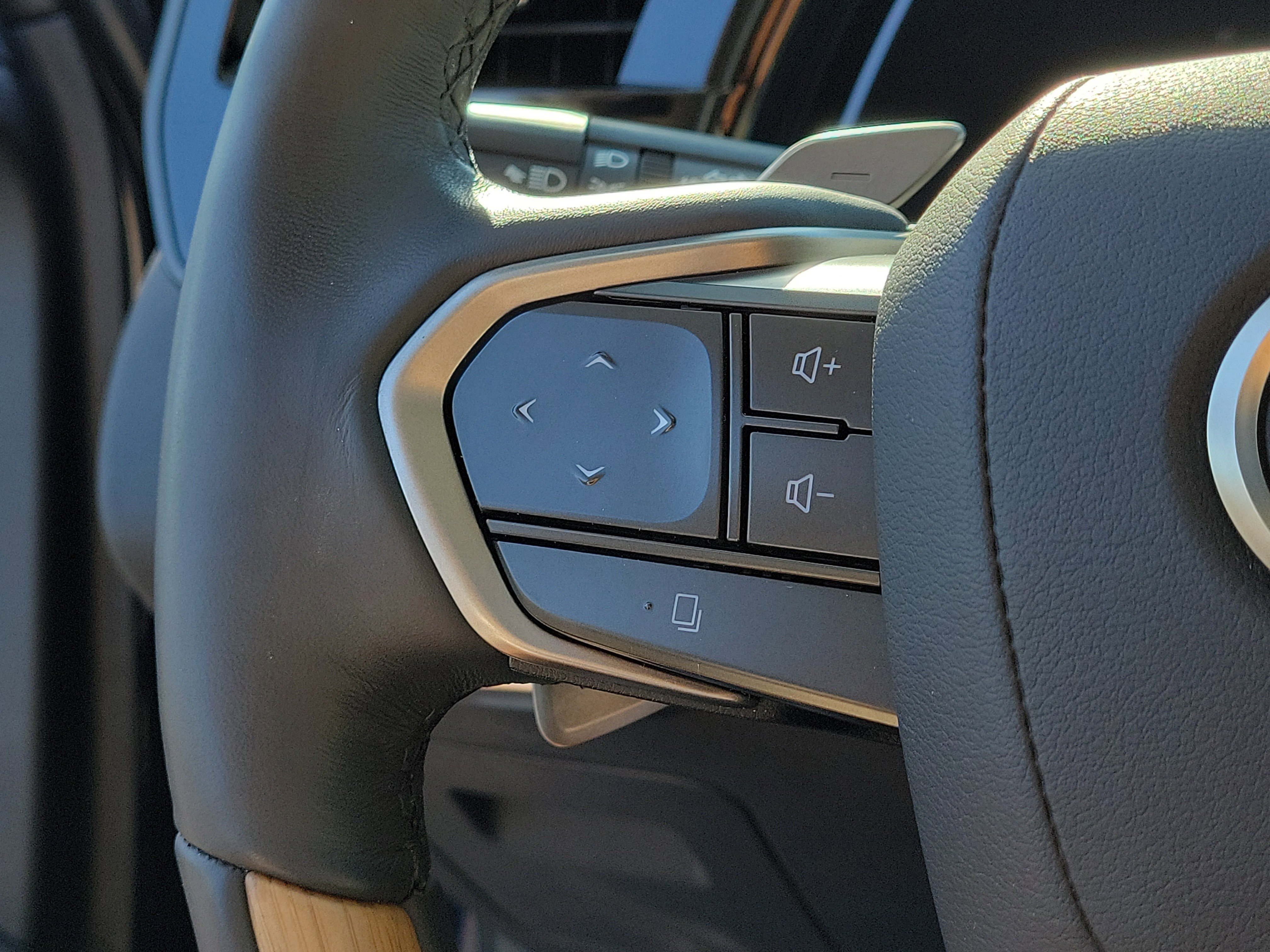 Used 2023 Lexus RX 350 w/ Cold Area Package FWD image 28