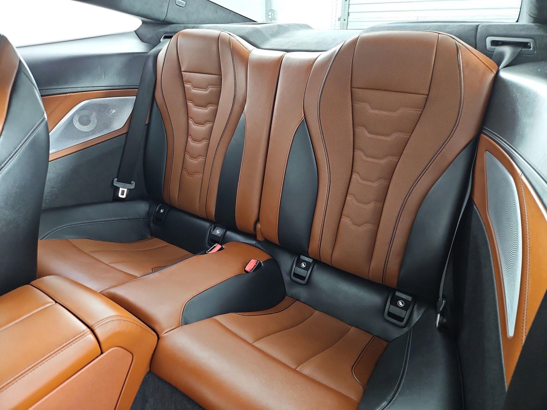 Used 2020 BMW M850i xDrive Coupe w/ M Carbon Exterior Package image 33