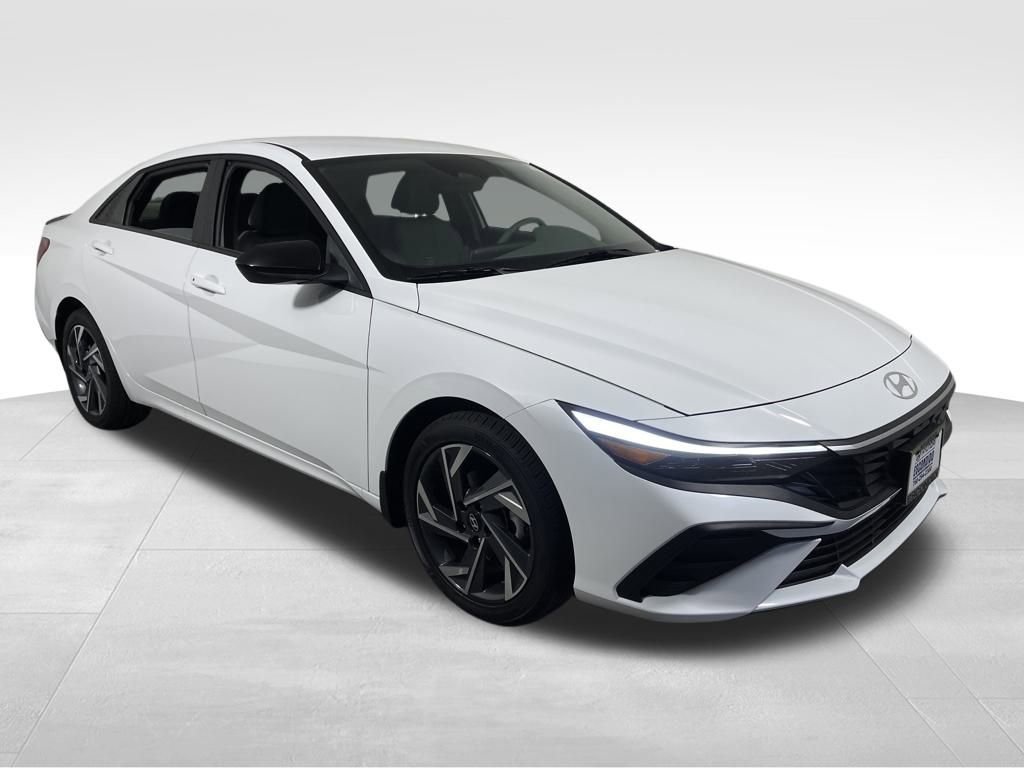 New 2025 Hyundai Elantra Sport image 7
