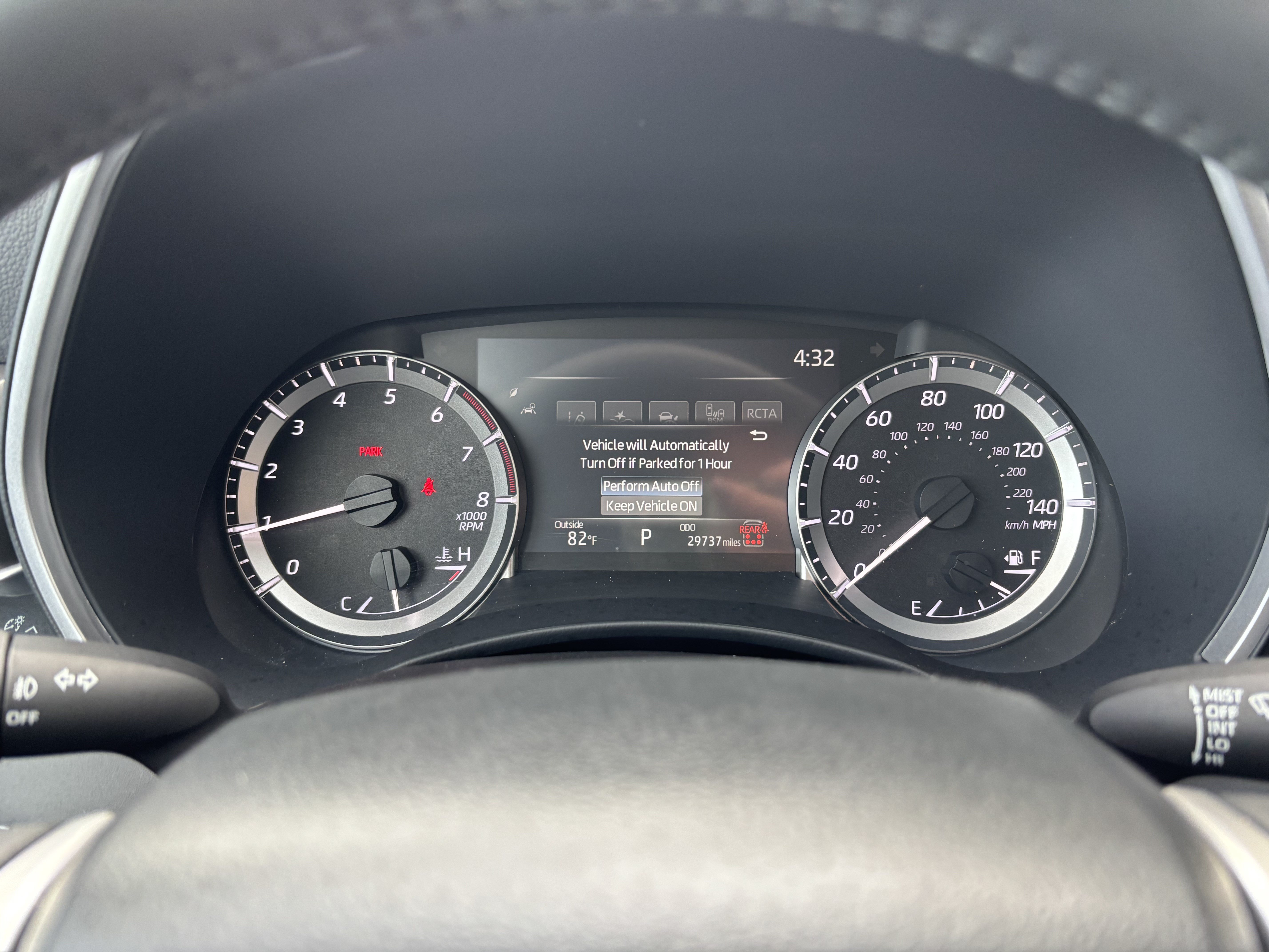 Used 2025 Toyota Highlander XLE AWD/4WD image 17