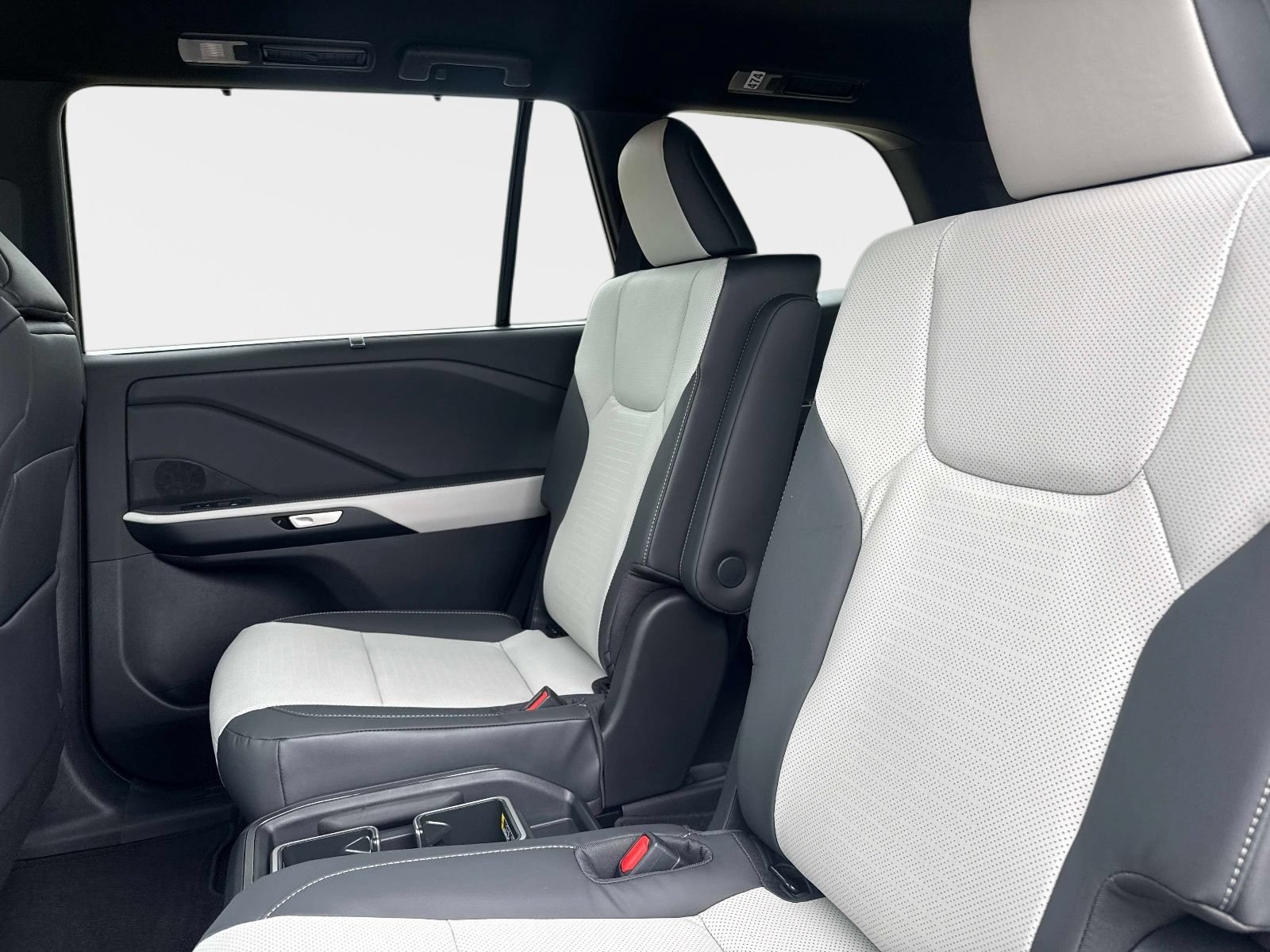 New 2026 Lexus TX 500h AWD image 12