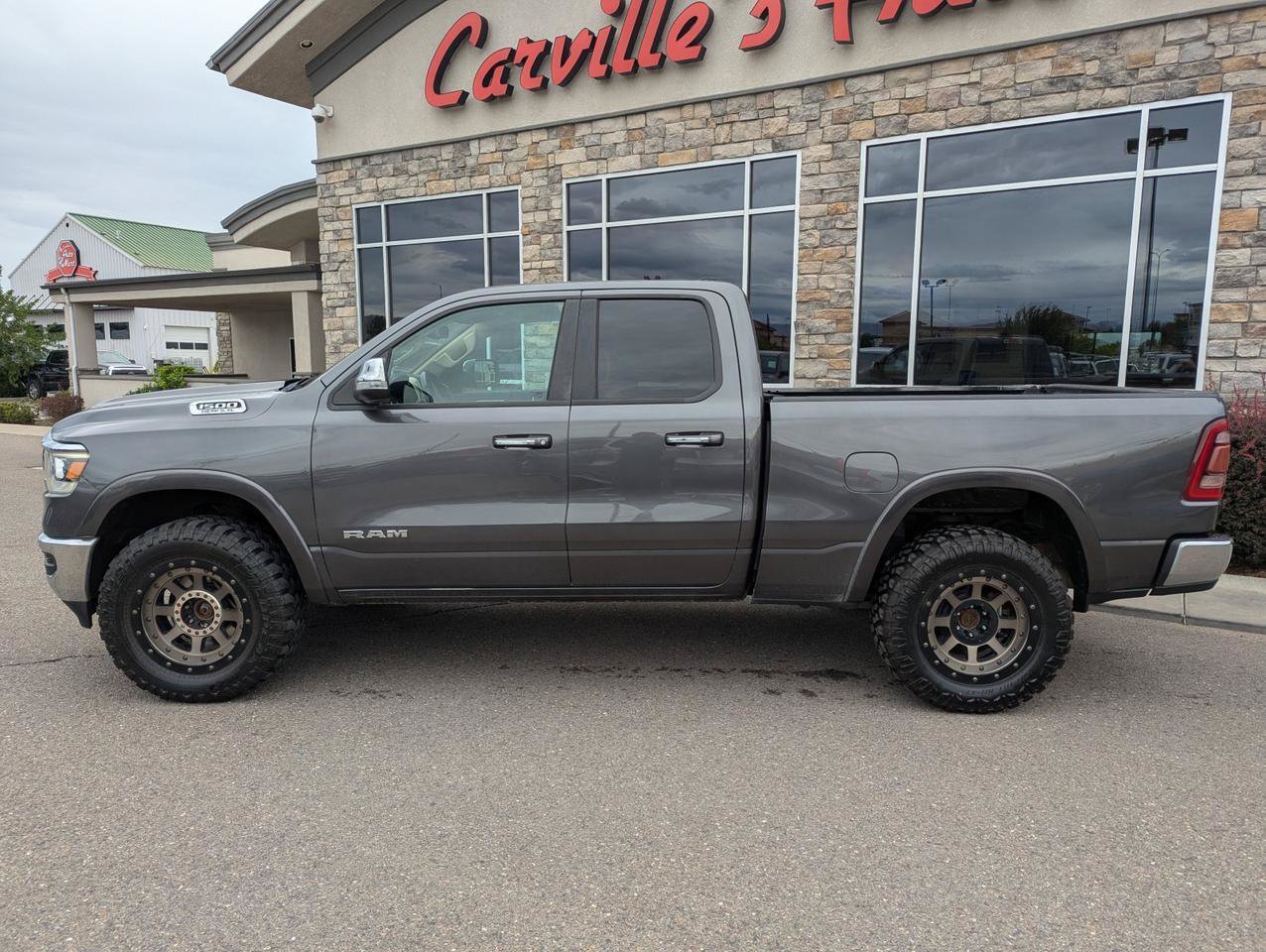 Used 2019 RAM 1500 Laramie AWD/4WD image 2