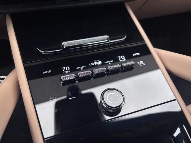 New 2026 Porsche Cayenne Coupe AWD/4WD image 23