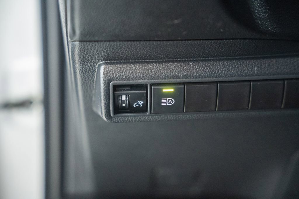 Used 2021 Toyota Corolla XSE FWD image 38