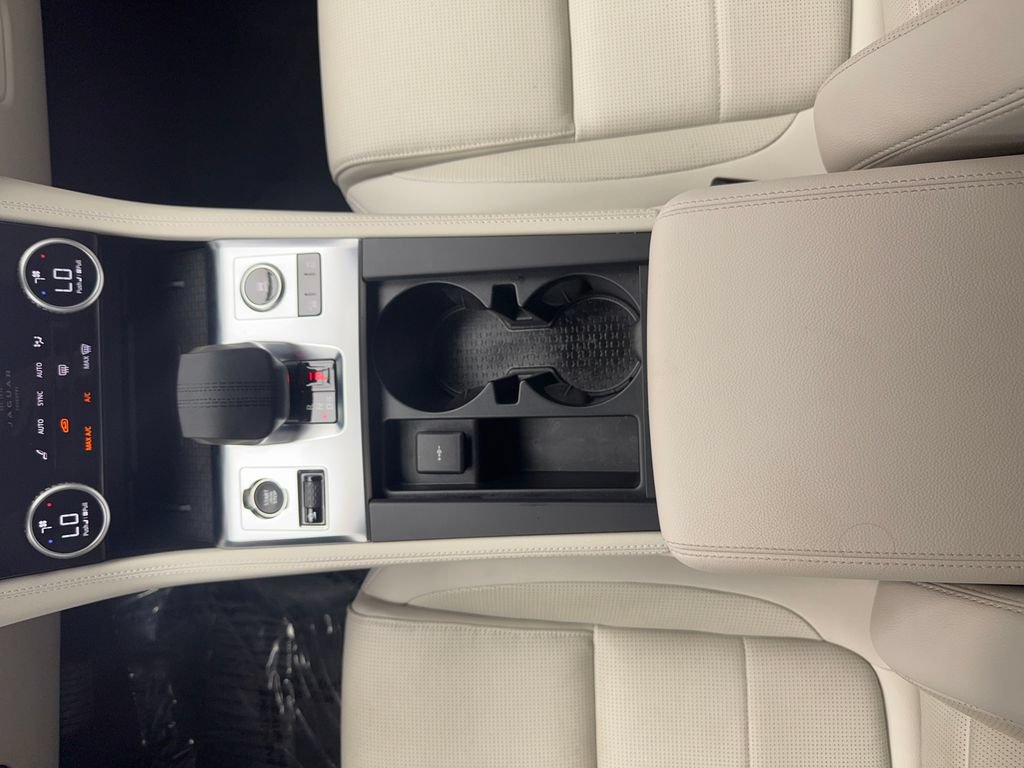 Used 2026 Jaguar F-PACE R-Dynamic S AWD/4WD image 35