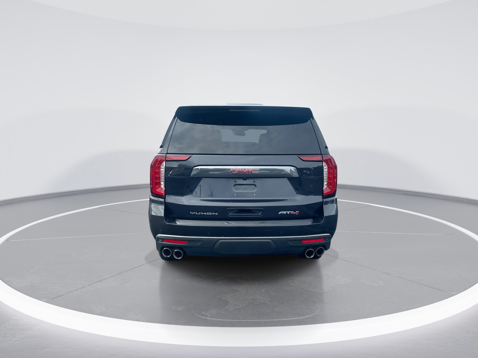 Used 2024 GMC Yukon AT4 w/ AT4 Premium Package AWD/4WD image 8