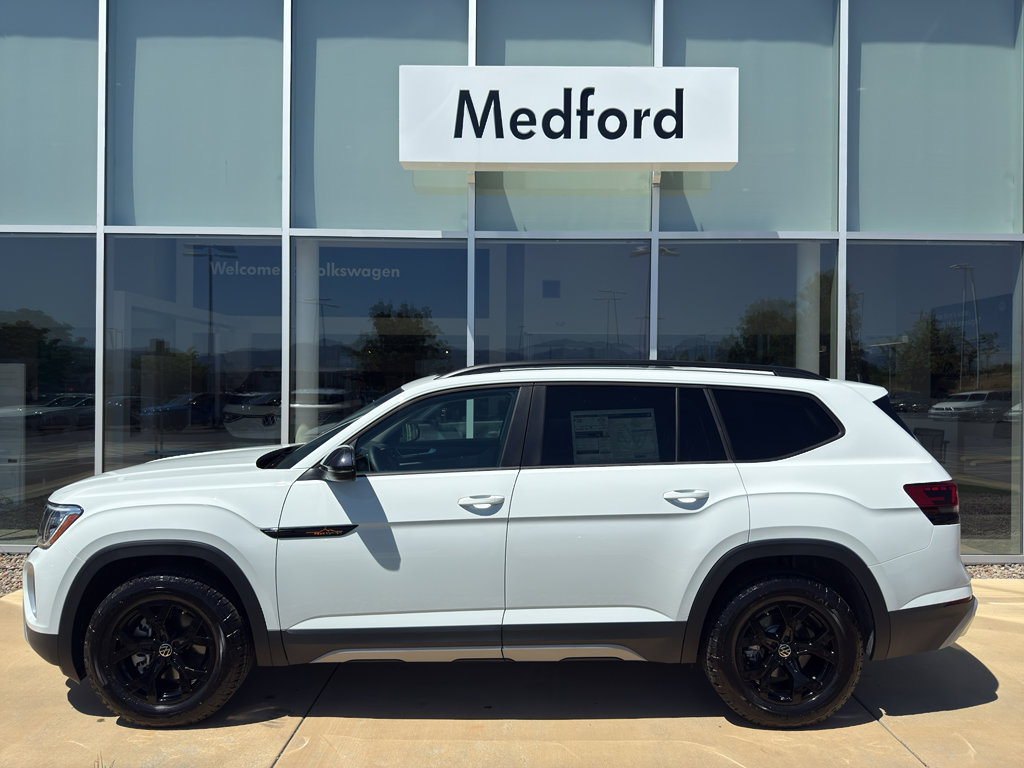 New 2025 Volkswagen Atlas Peak Edition SE image 7