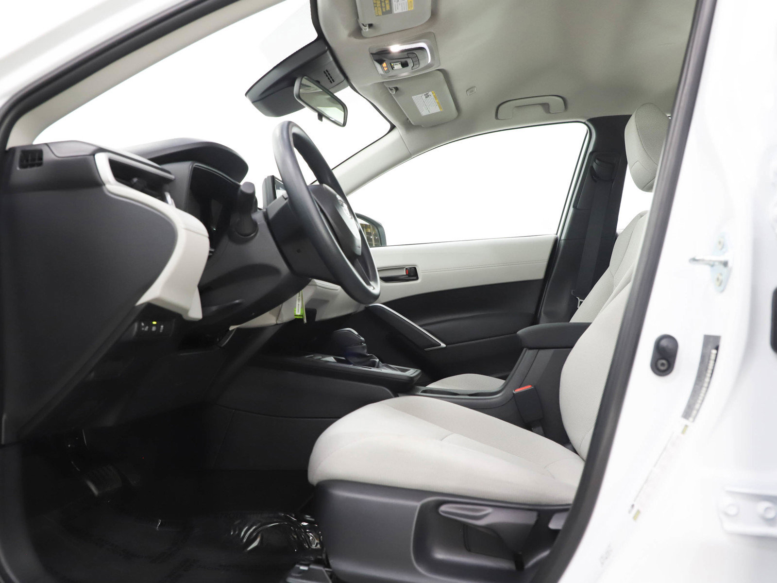 Used 2026 Toyota Corolla Cross L image 21