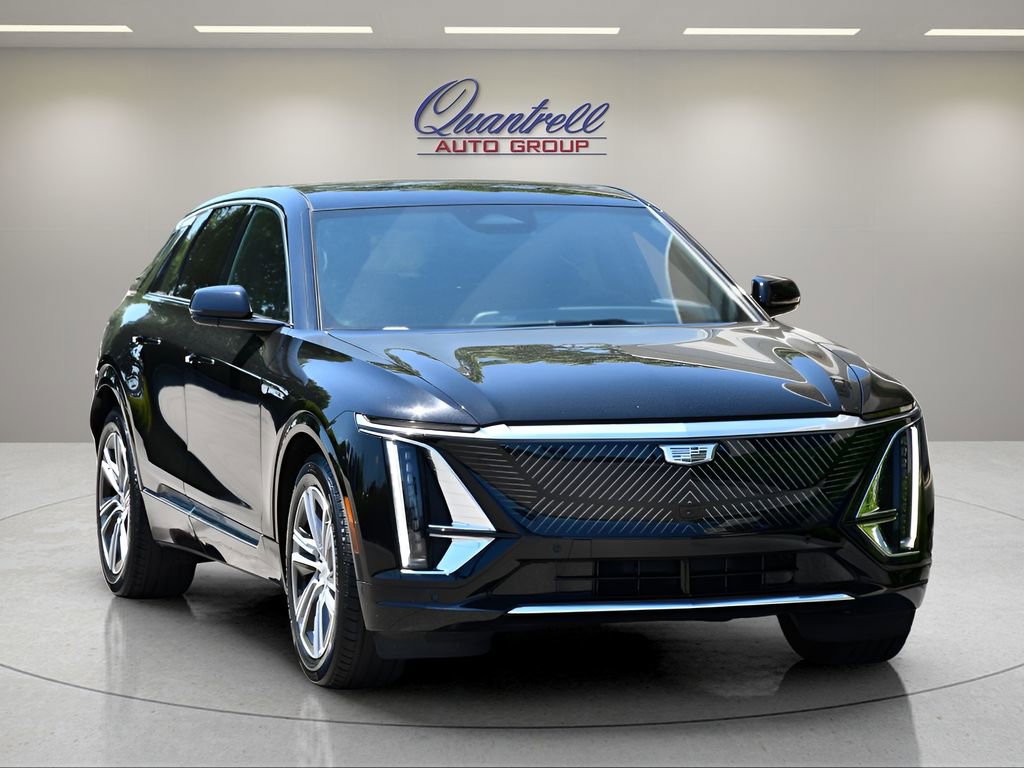 Certified 2024 Cadillac Lyriq Luxury AWD/4WD image 2