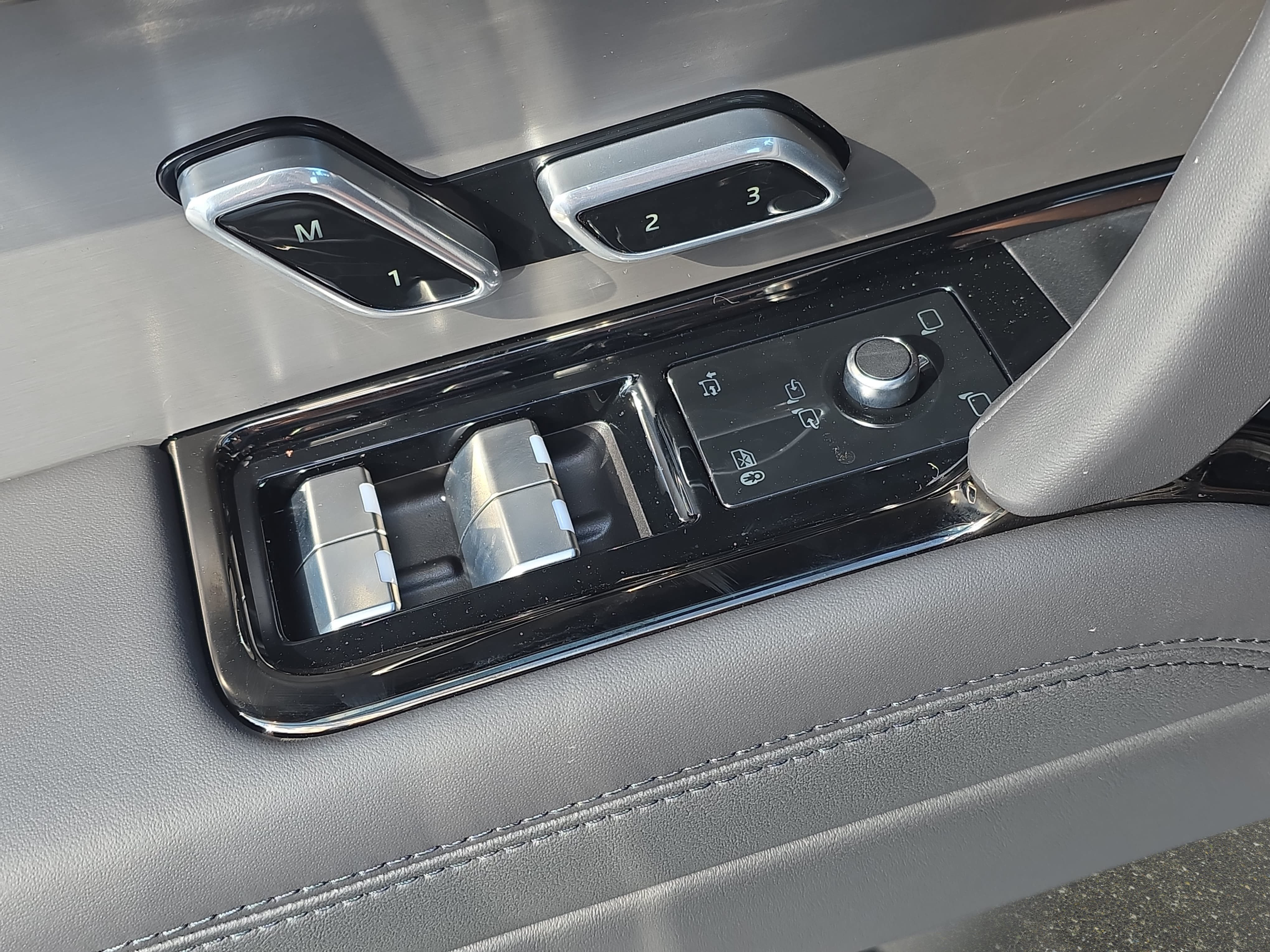 New 2026 Land Rover Range Rover Sport Dynamic SE AWD/4WD image 28
