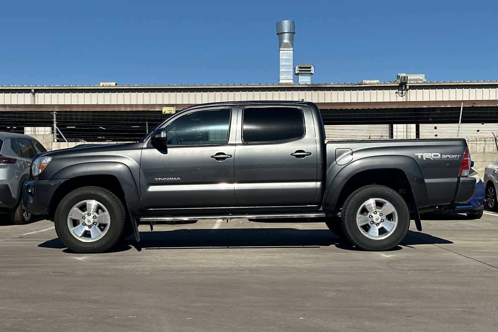 Used 2015 Toyota Tacoma PreRunner w/ TRD Sport Package RWD image 6