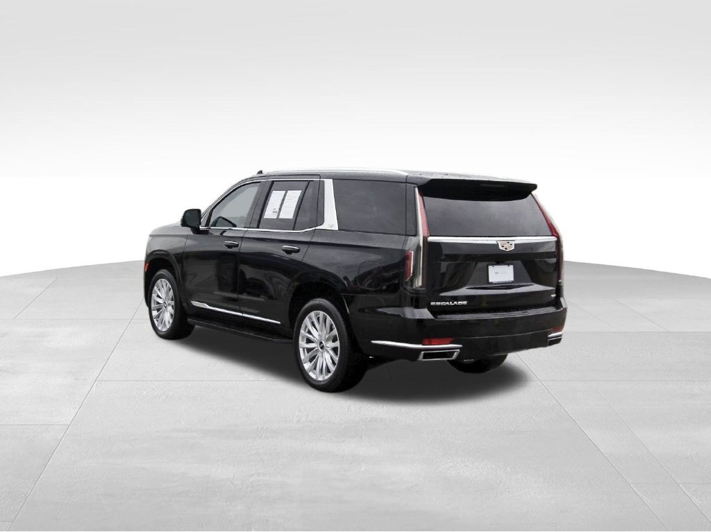 Certified 2024 Cadillac Escalade Luxury RWD image 3
