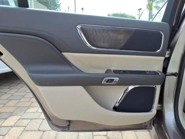 Used 2018 Lincoln Continental Premiere FWD image 22
