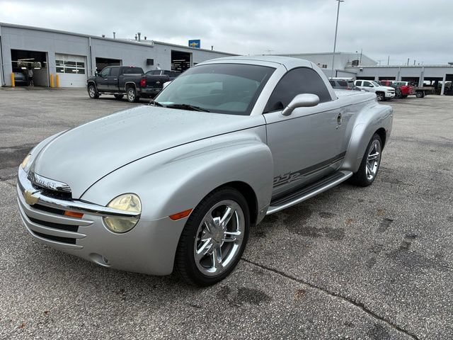 Used 2006 Chevrolet SSR w/ Preferred Equipment Group RWD image 9