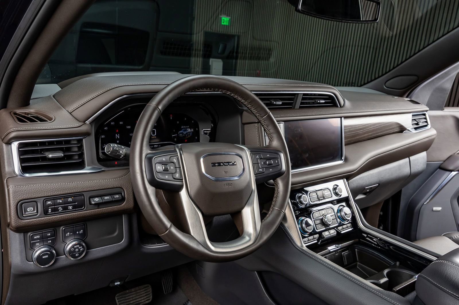 Used 2023 GMC Yukon Denali image 16