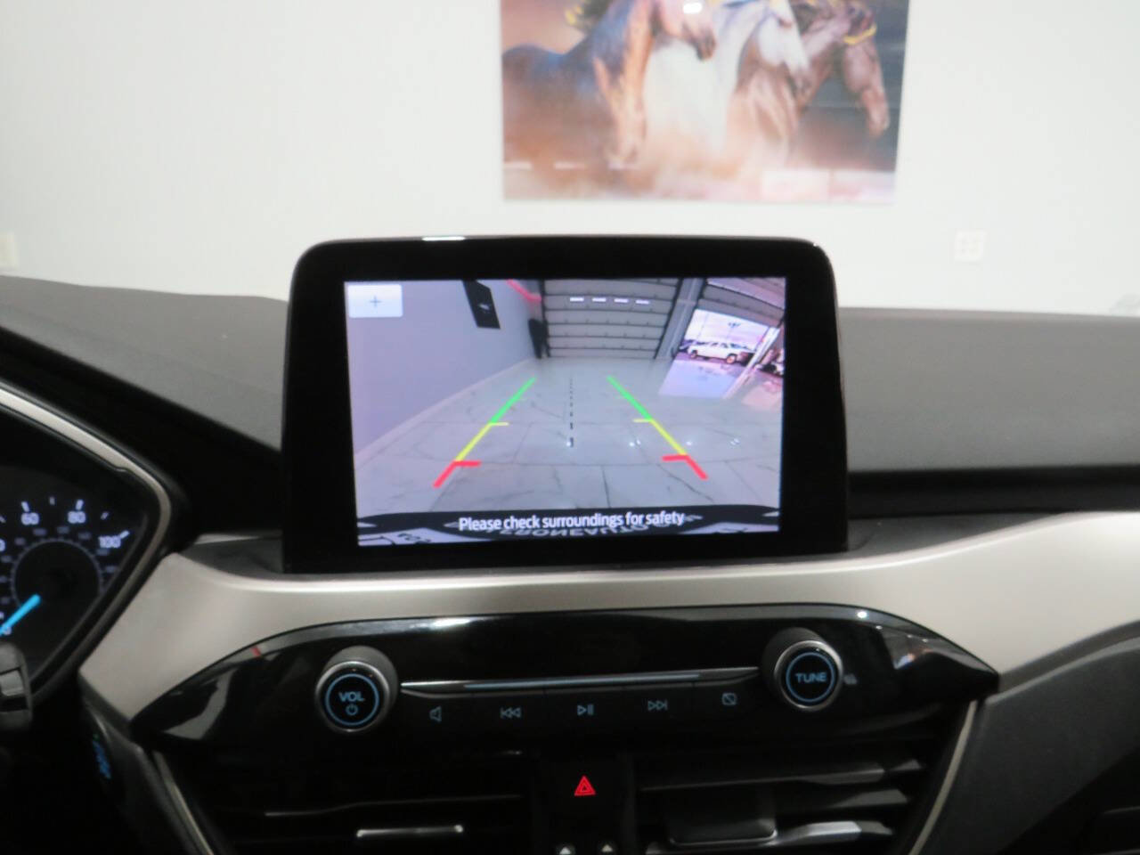 Used 2020 Ford Escape SE image 22